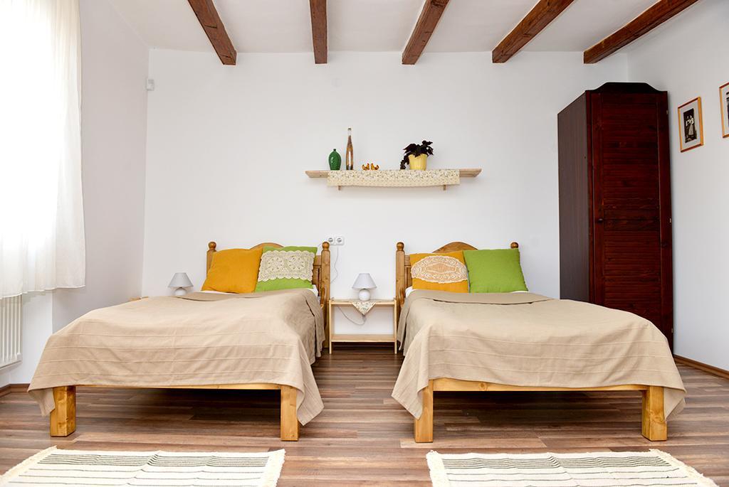 Rigofuetty Vendeghaz Hotel Tiszaalpar Buitenkant foto