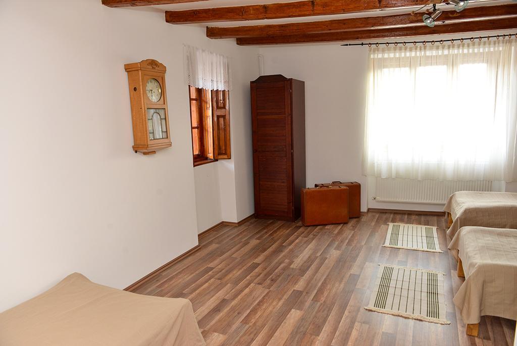 Rigofuetty Vendeghaz Hotel Tiszaalpar Buitenkant foto
