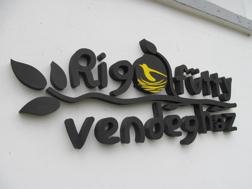 Rigofuetty Vendeghaz Hotel Tiszaalpar Buitenkant foto